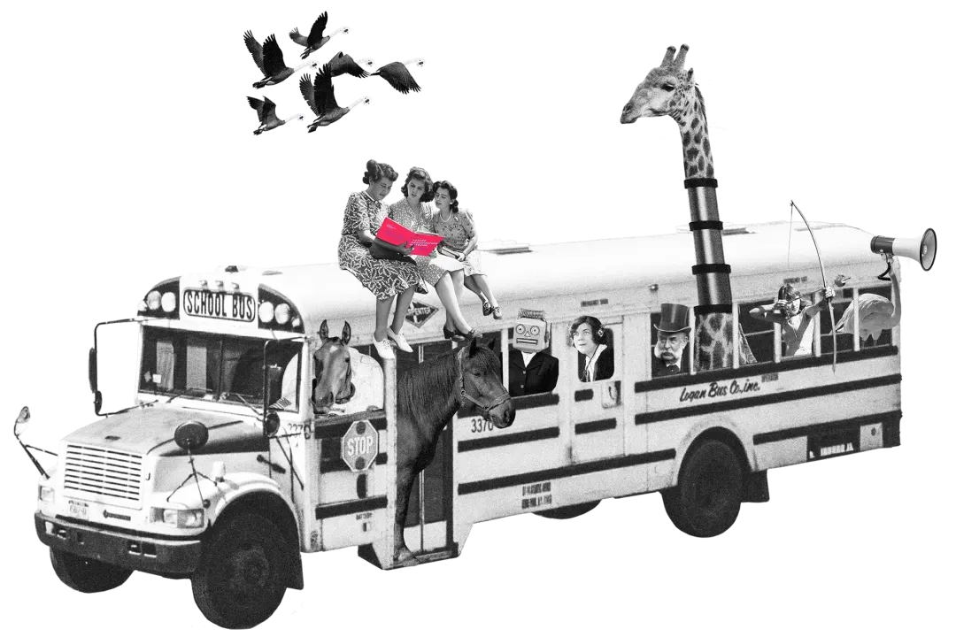Collage: ein Schulbus voller ungewöhnlicher Mitreisender – Pferde, eine Giraffe, ein Roboter, drei Frauen lesen auf dem Dach das Future Organization Playbook