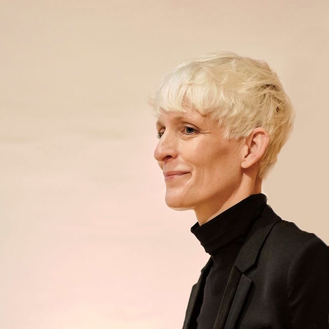 Porträtfoto von Simone Reinmann, Kreativitätsstrategin.