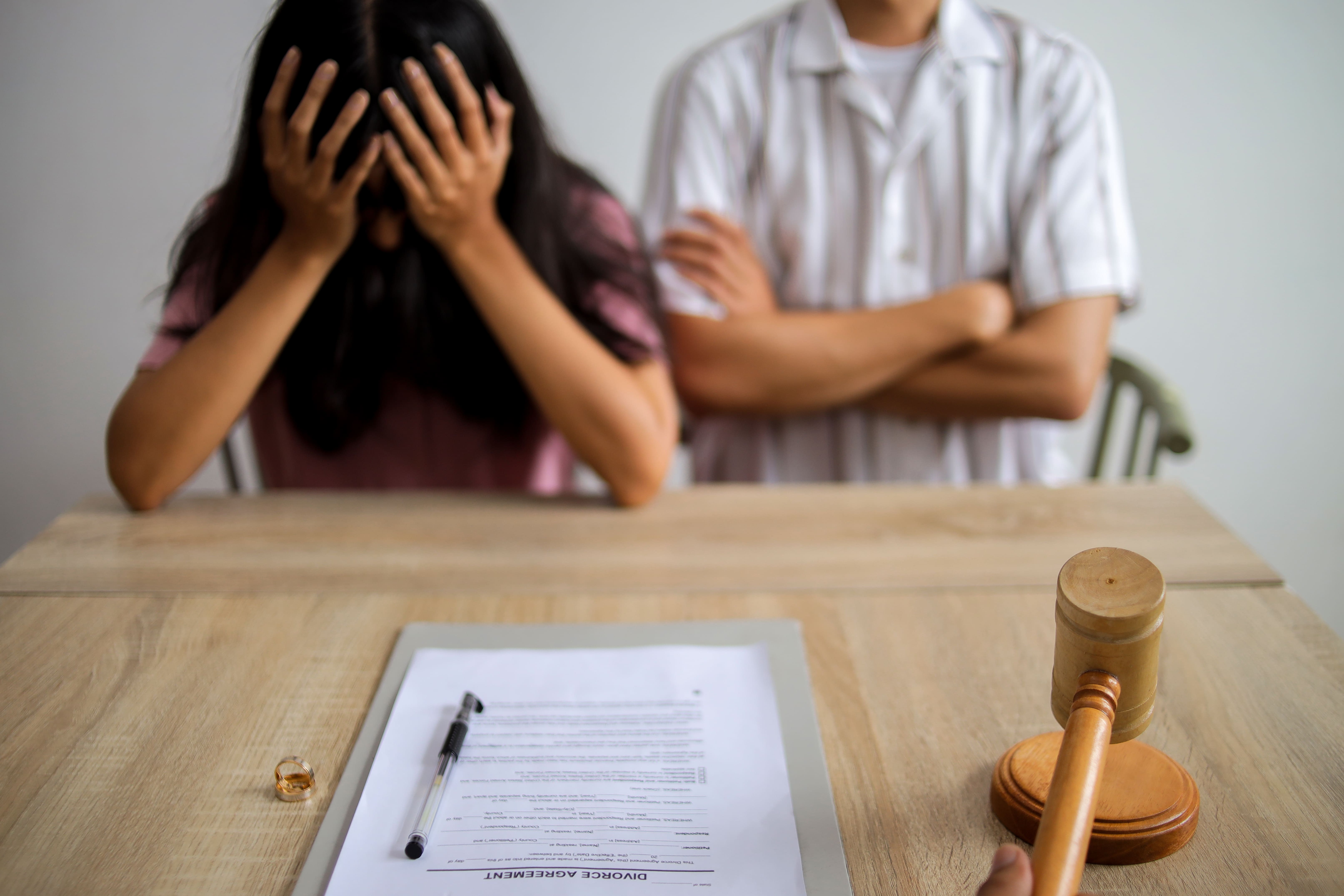 Convention de divorce : clauses essentielles et erreurs à éviter