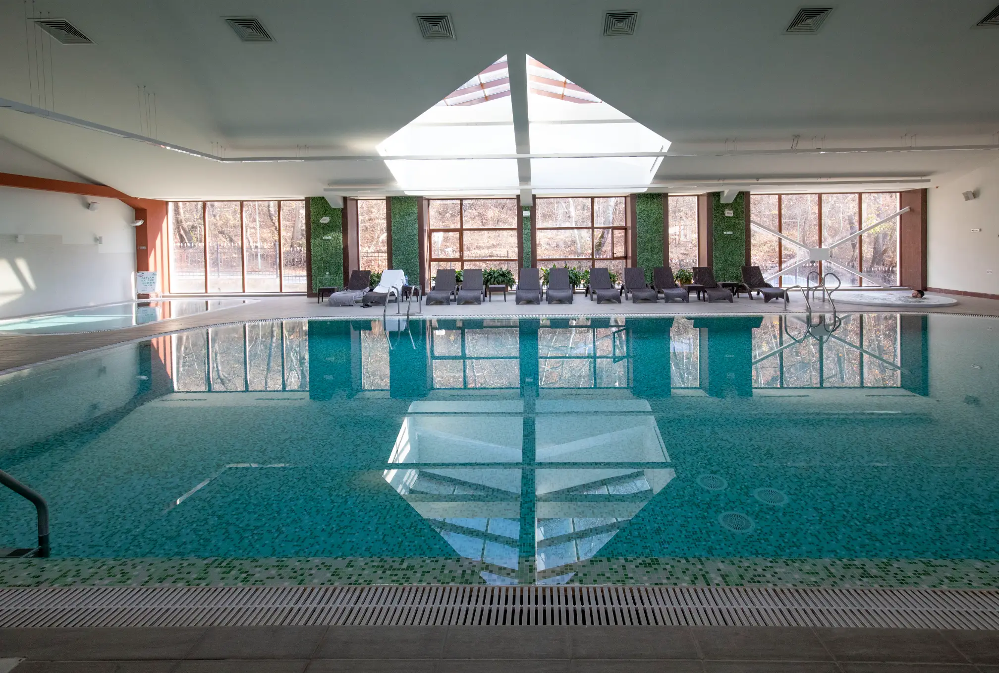 park-hotel-pirin-indoor-pool-1