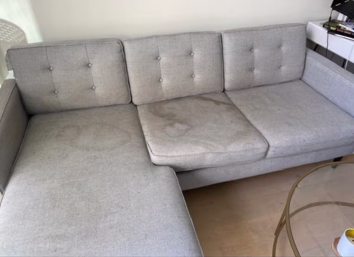 Slika kauča pre pranja