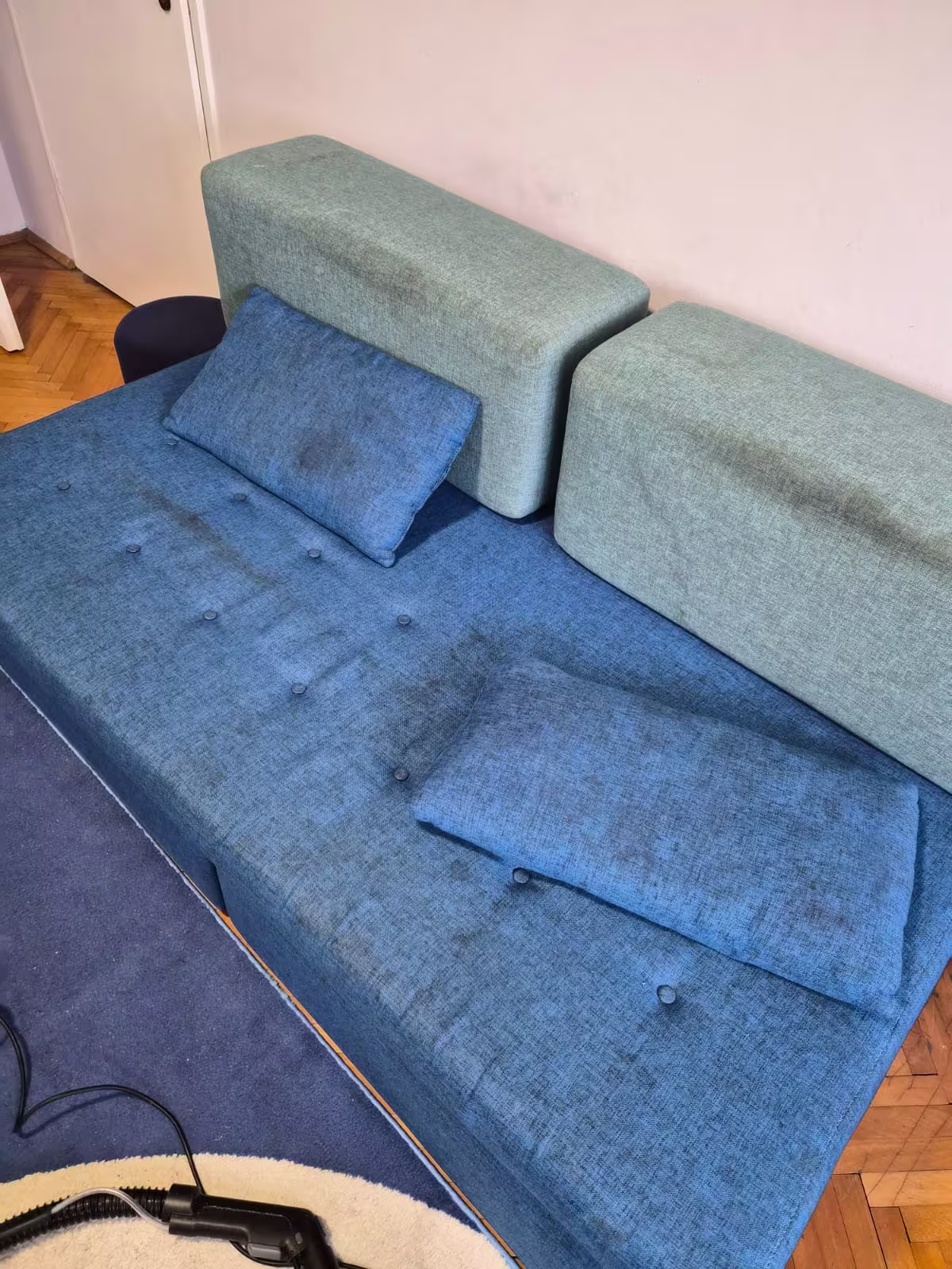 Slika kauča pre pranja