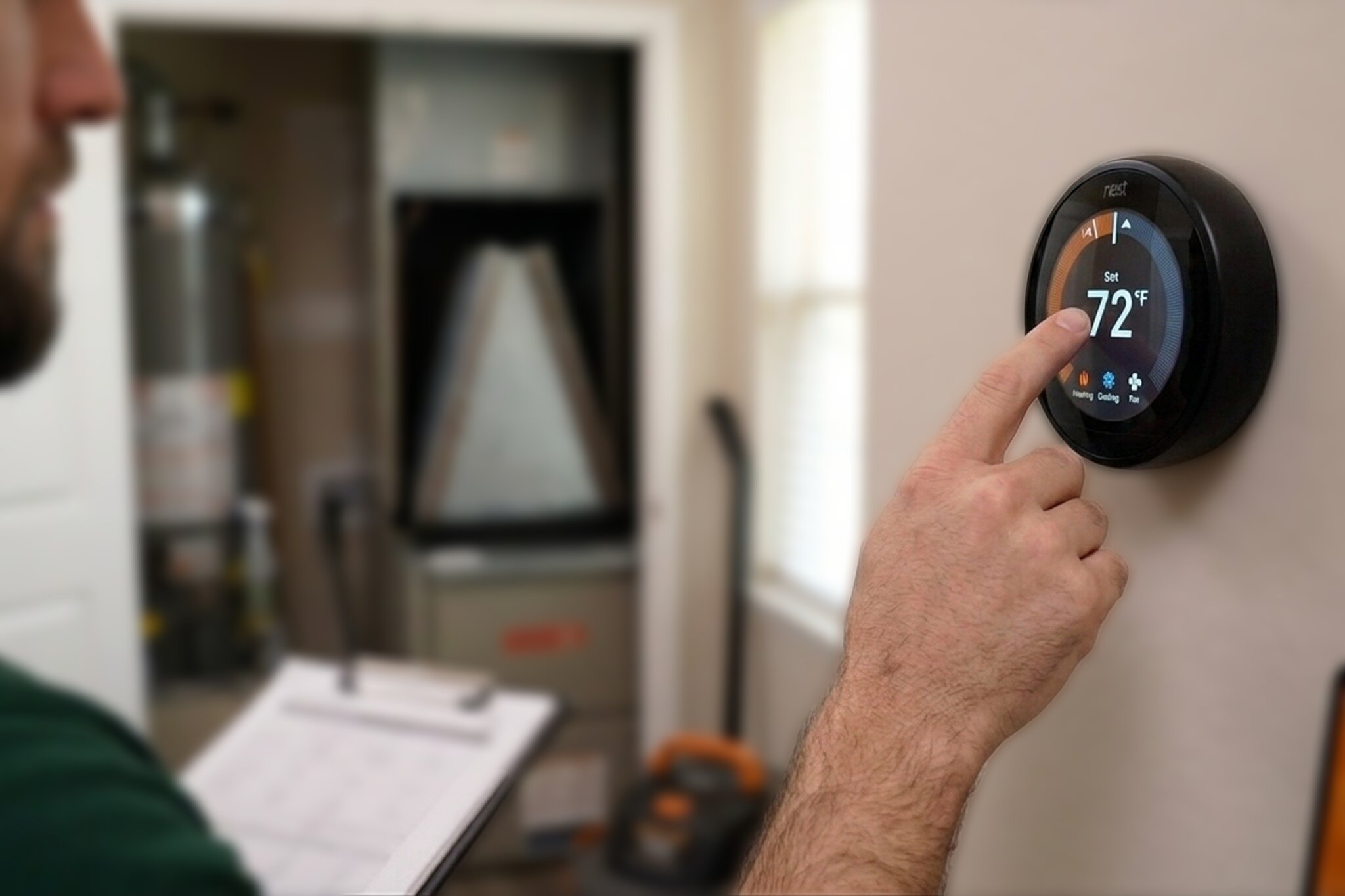 Setting a home thermostat before leaving for vacation in Oklahoma City