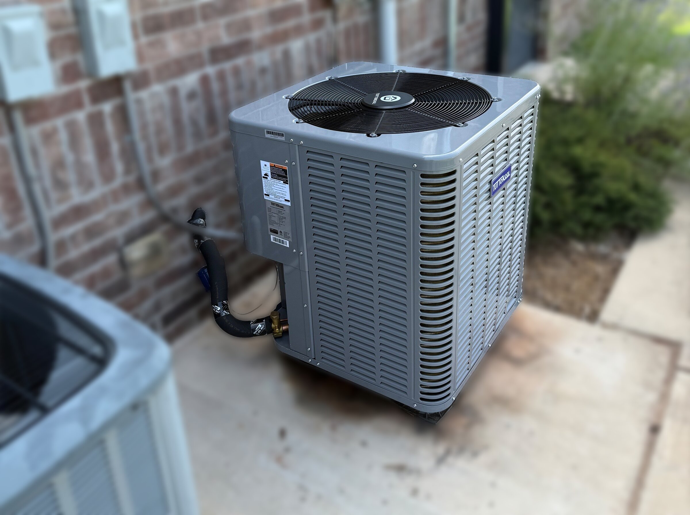 New variable-speed AC condenser installed at an Oklahoma City home by Direct Air