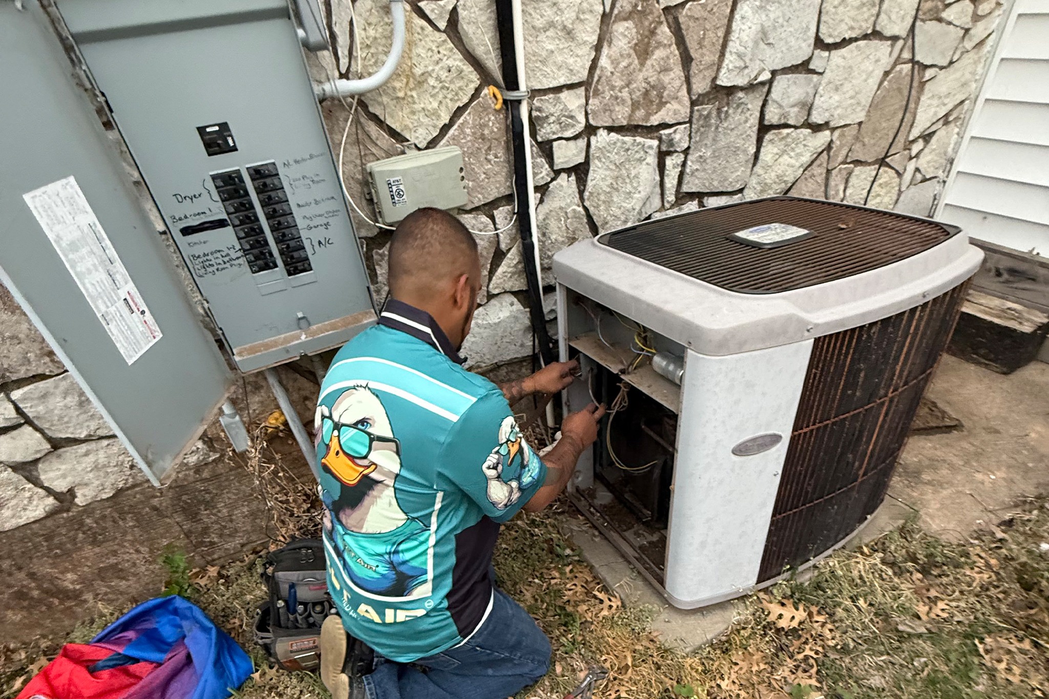 Replacing an HVAC air filter during fall allergy season in an Oklahoma City home