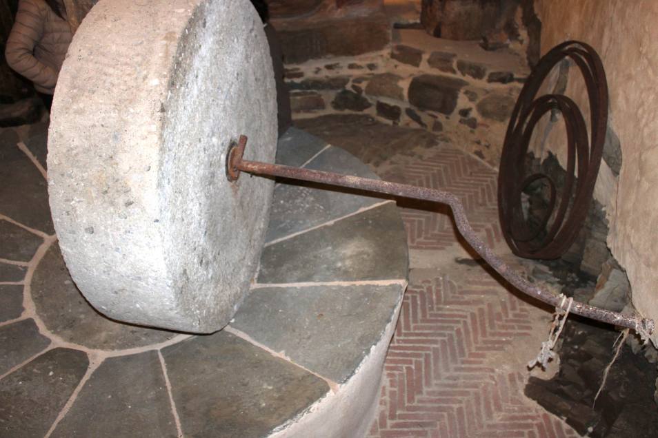 Trattamento viso in cabina con luci soffuse e aromaterapia