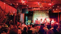 Howl2GO at The Beehive