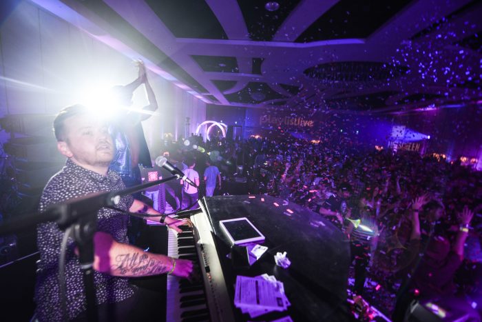 Dueling pianos