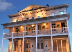 Howl2GO at The Austin Club
