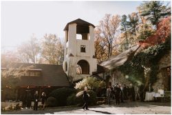Howl2GO at The Old Mill