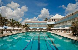 Howl2GO at The Beach Club