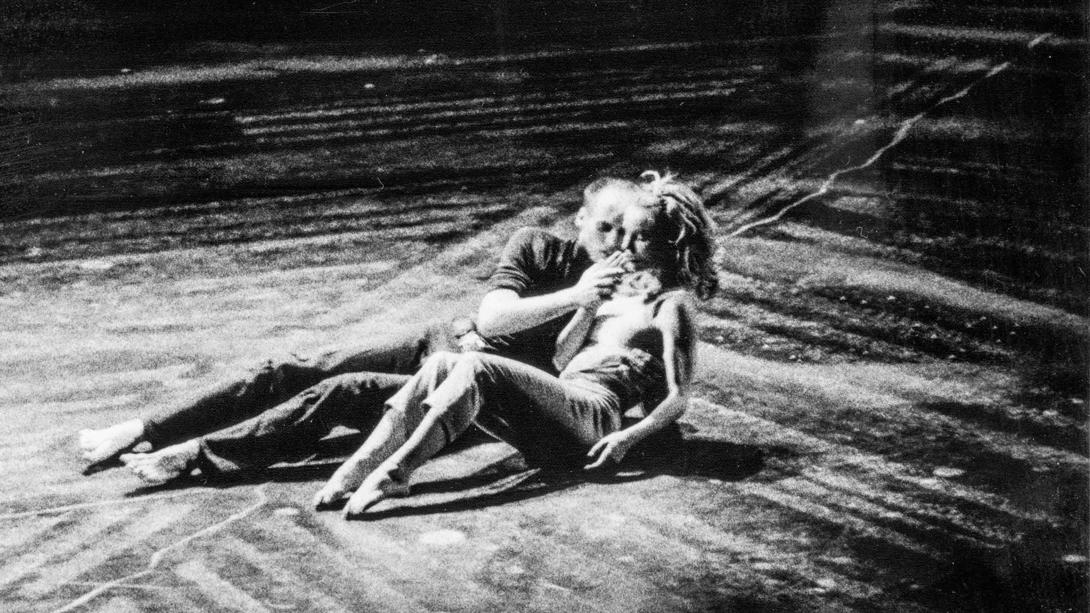 Les danseurs Marc Boivin et Sophie Corriveau interprétant la chorégraphie de Mensonge variations