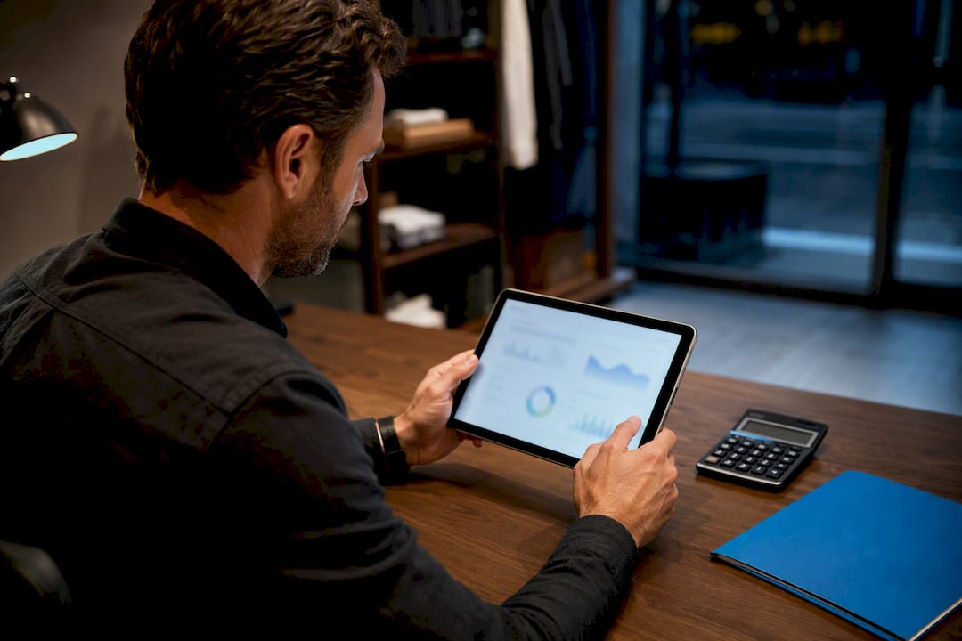 Business Owners, Decide Fast: What Lenders Look For in Cash Flow Loans