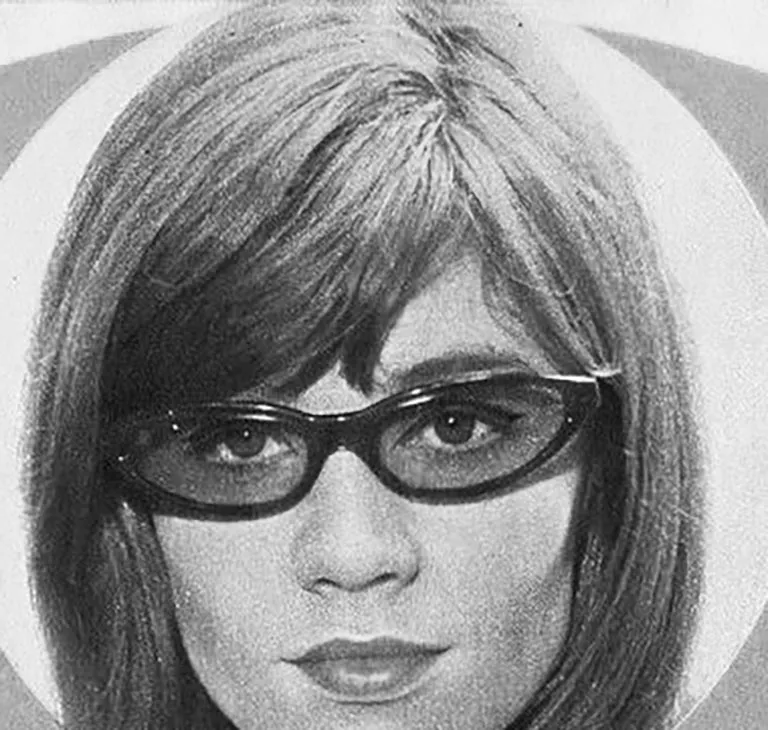 Françoise Hardy, yéyé star of the 1960s, poses for a vintage Solamor advertisement.