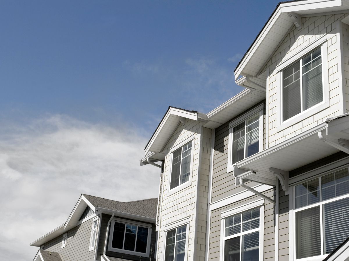 Why Proper Eavestrough Installation Is Crucial for New Builds in Ontario