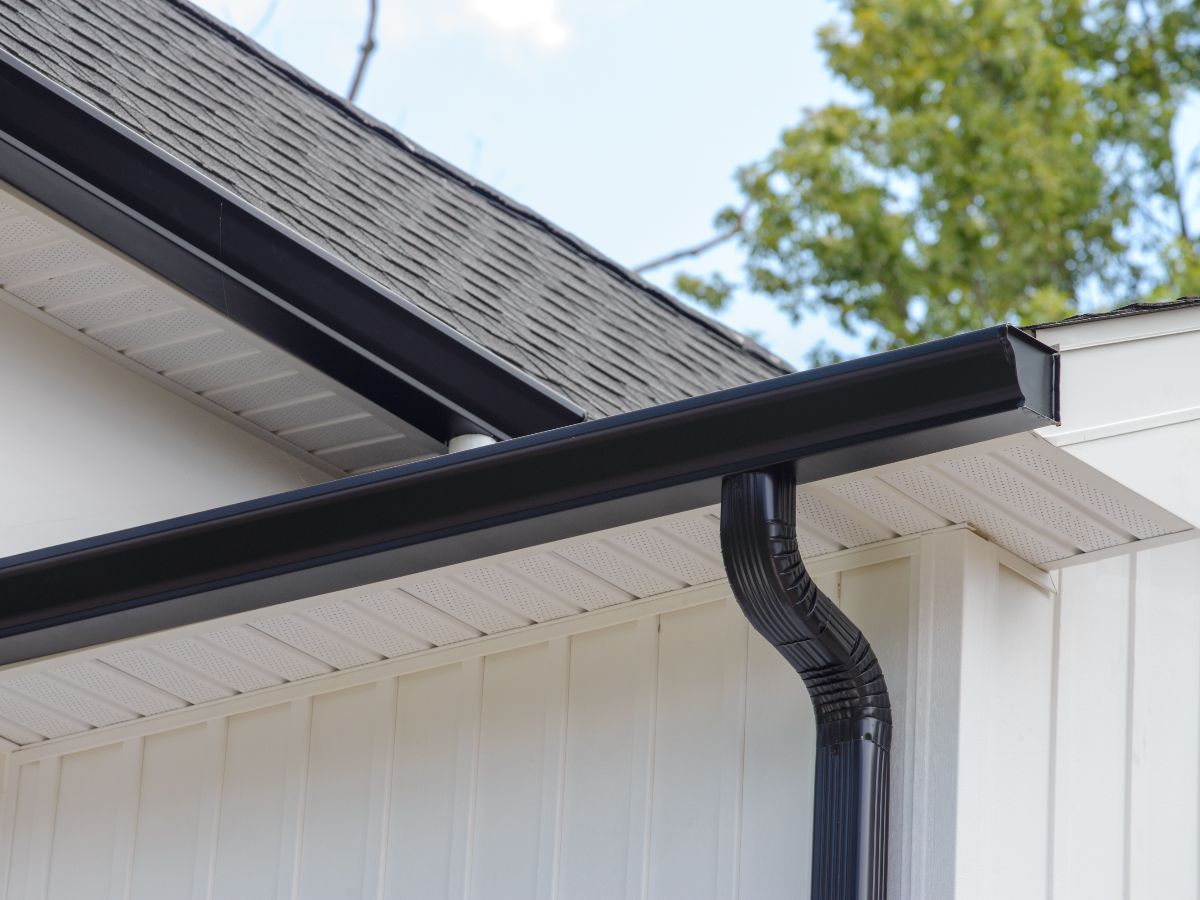 Eavestrough 101: Everything Homeowners Need to Know