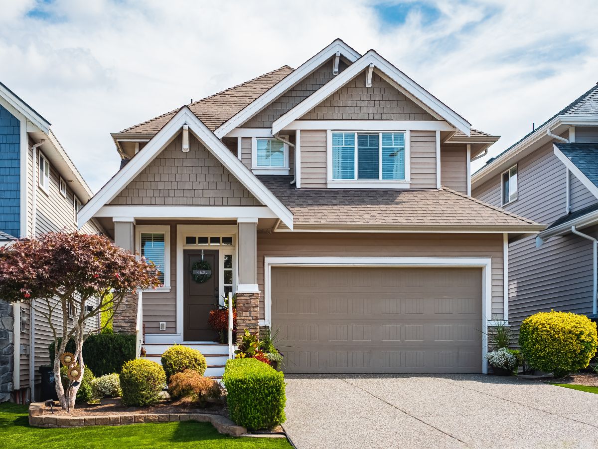 Top 5 Soffit & Fascia Maintenance Tips for Barrie Homeowners