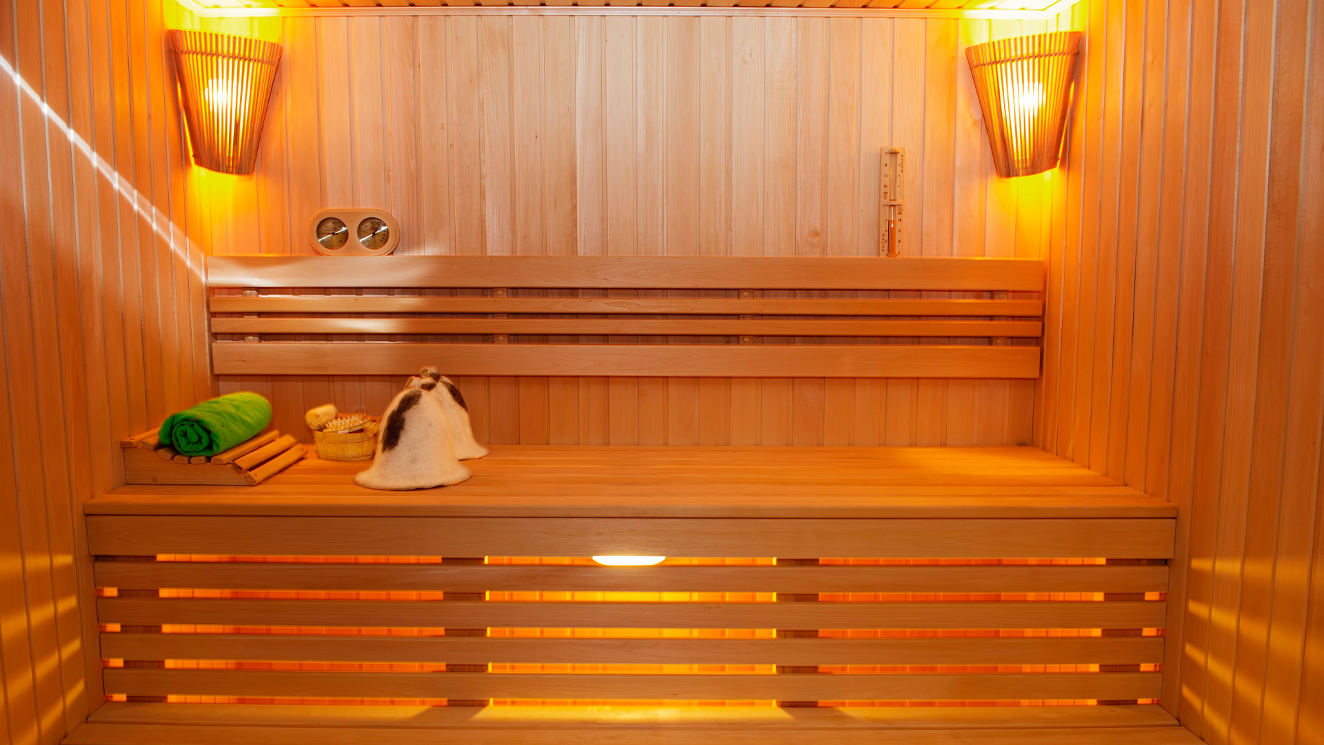 FineSpa Behandlungsraum mit beruhigender Atmosphäre