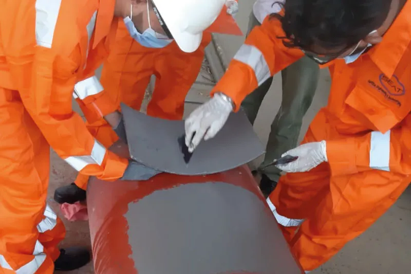 UPS 105 EG used to plate bond damage pipeline