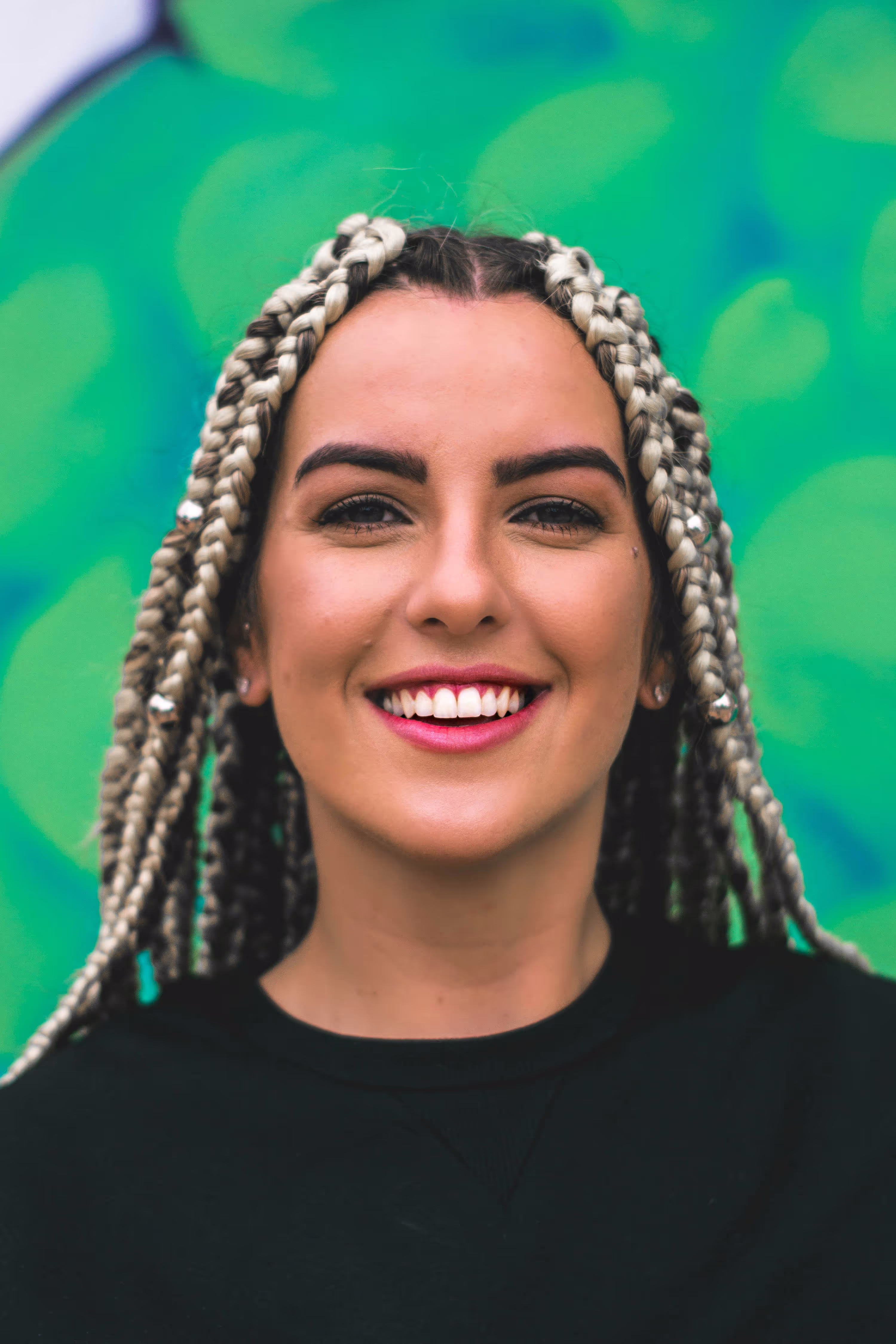 Portrait d'une femme devenue indépendante grâce à Beliive et maintenant complètement épanouïe dans son rôle de community manageur