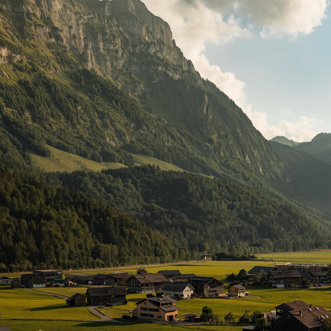 How to Strengthen Your Personal Brand When Changing Countries and Industries at Once