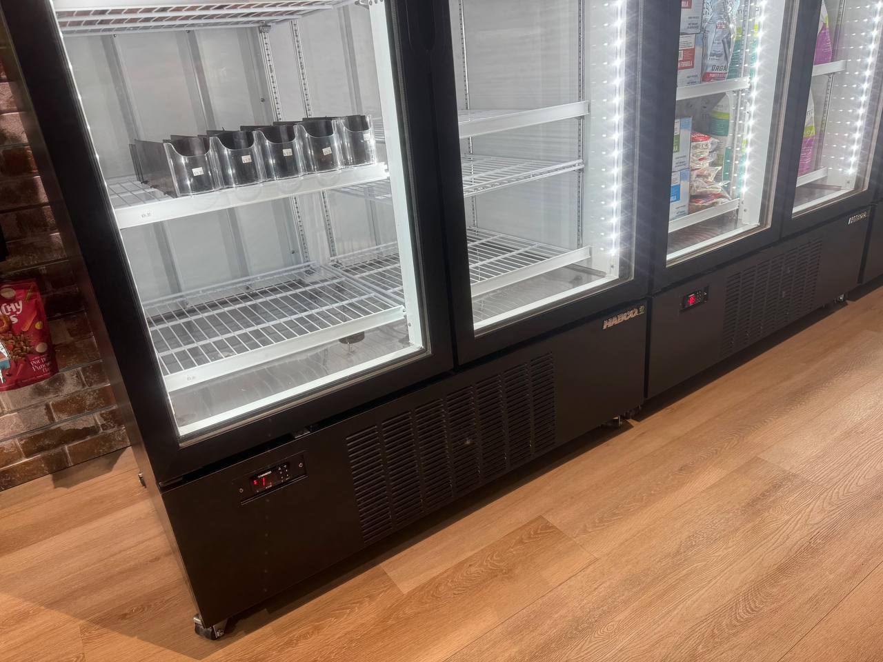 Commercial reach-in refrigerator