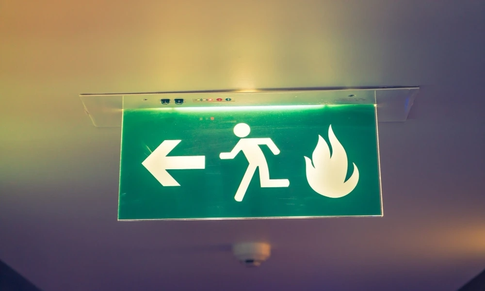 Panneau de sortie de secours