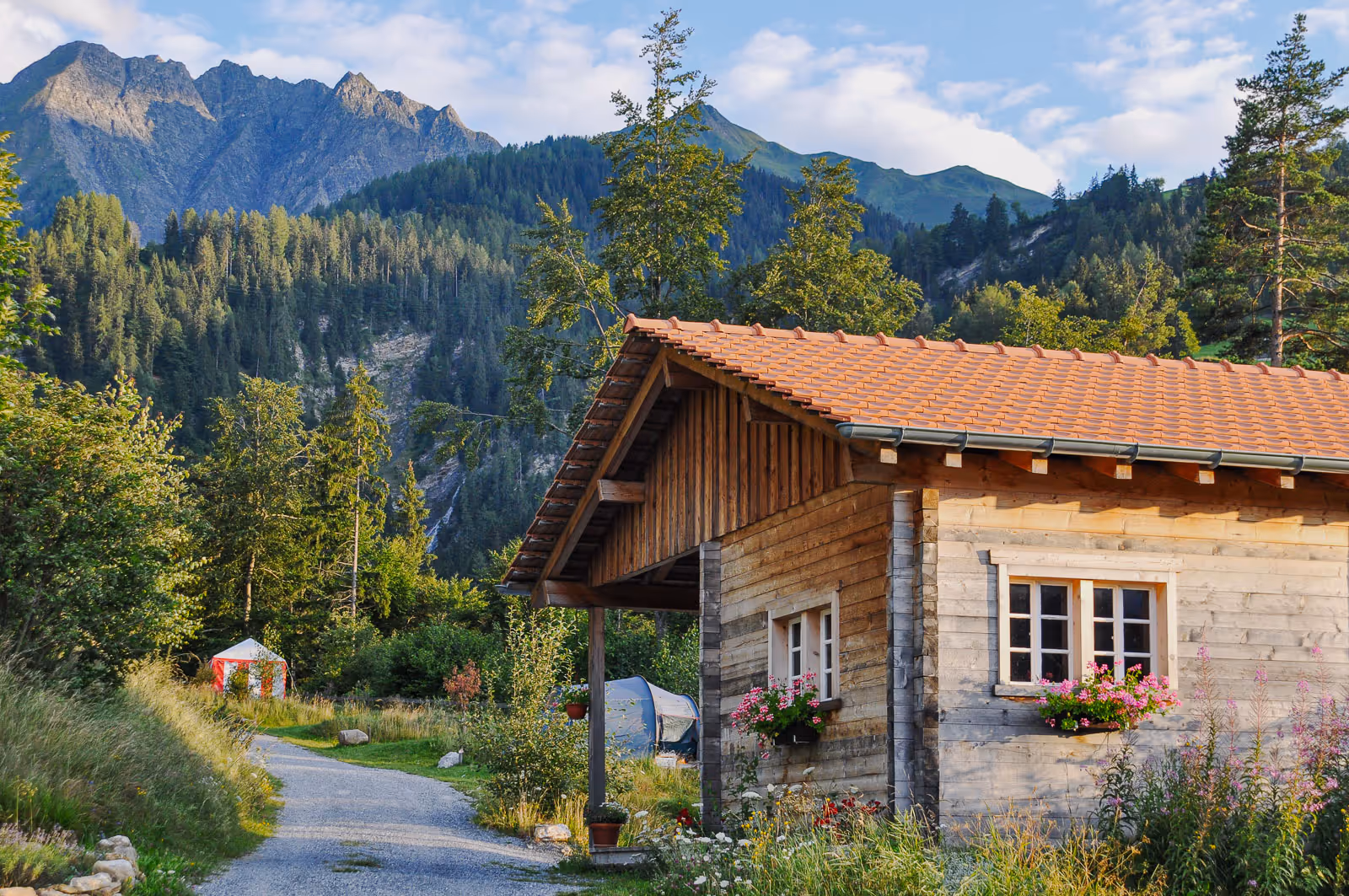 Der Empfang mit Blick in die Berge