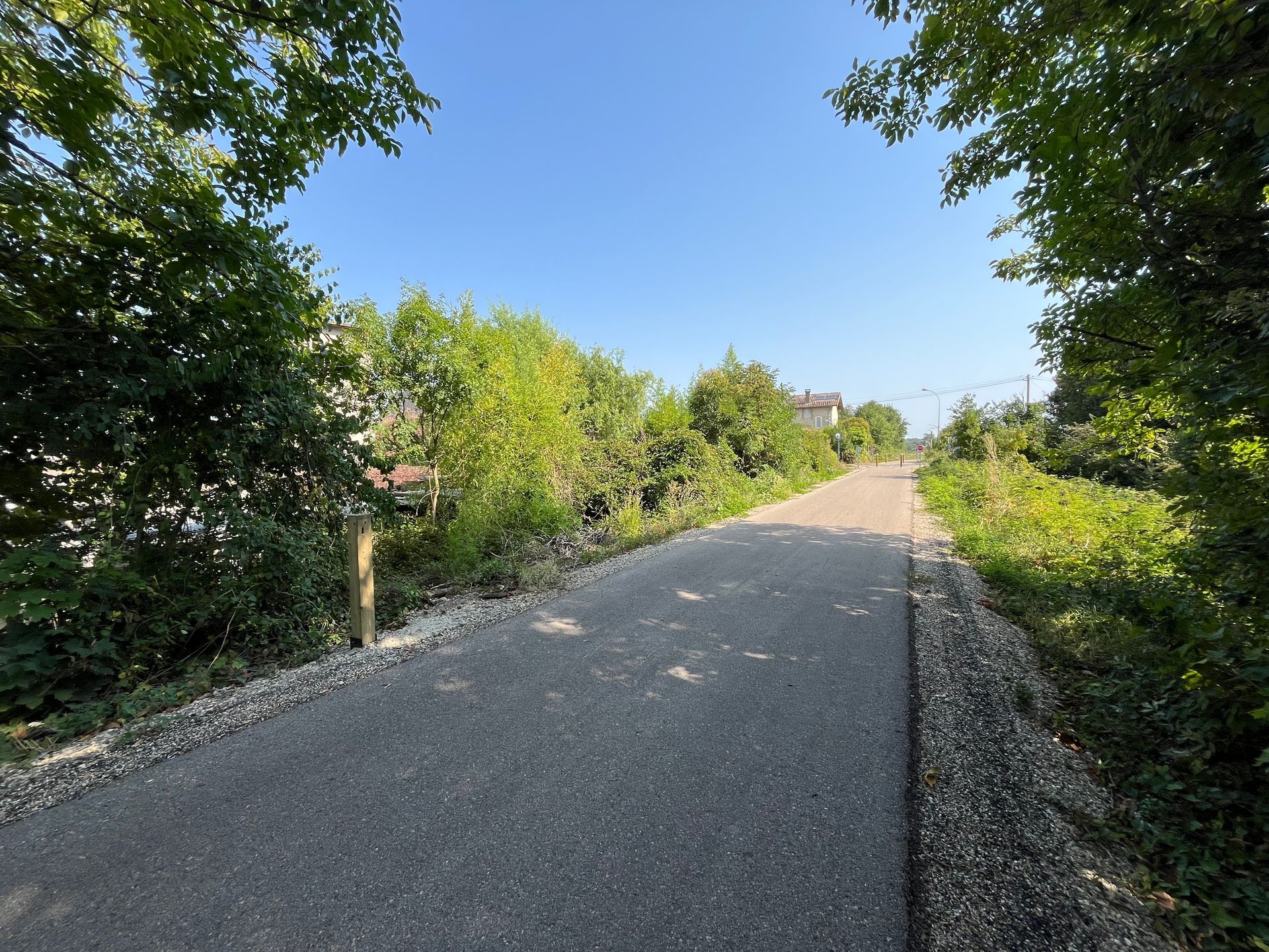 Como parte do desenvolvimento de uma via verde de 27 km em uma antiga faixa de passagem ferroviária, a Albret Communauté se equipou com medidores Kiomda para atender aos requisitos de financiadores públicos e ter dados objetivos sobre o uso da infraestrutura. Os dados coletados agora permitem alimentar o diálogo com autoridades eleitas e monitorar, regularmente, a presença de um eixo estruturante do território.