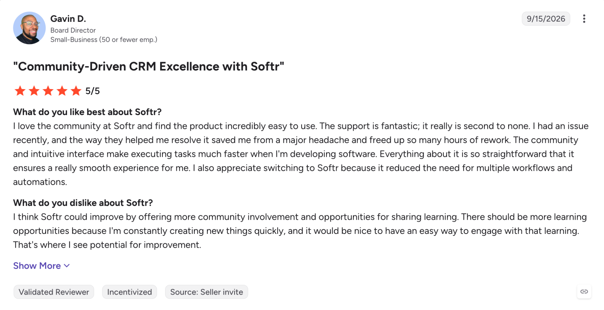 Five-star G2 review of Softr praising its community, support, and ease of use