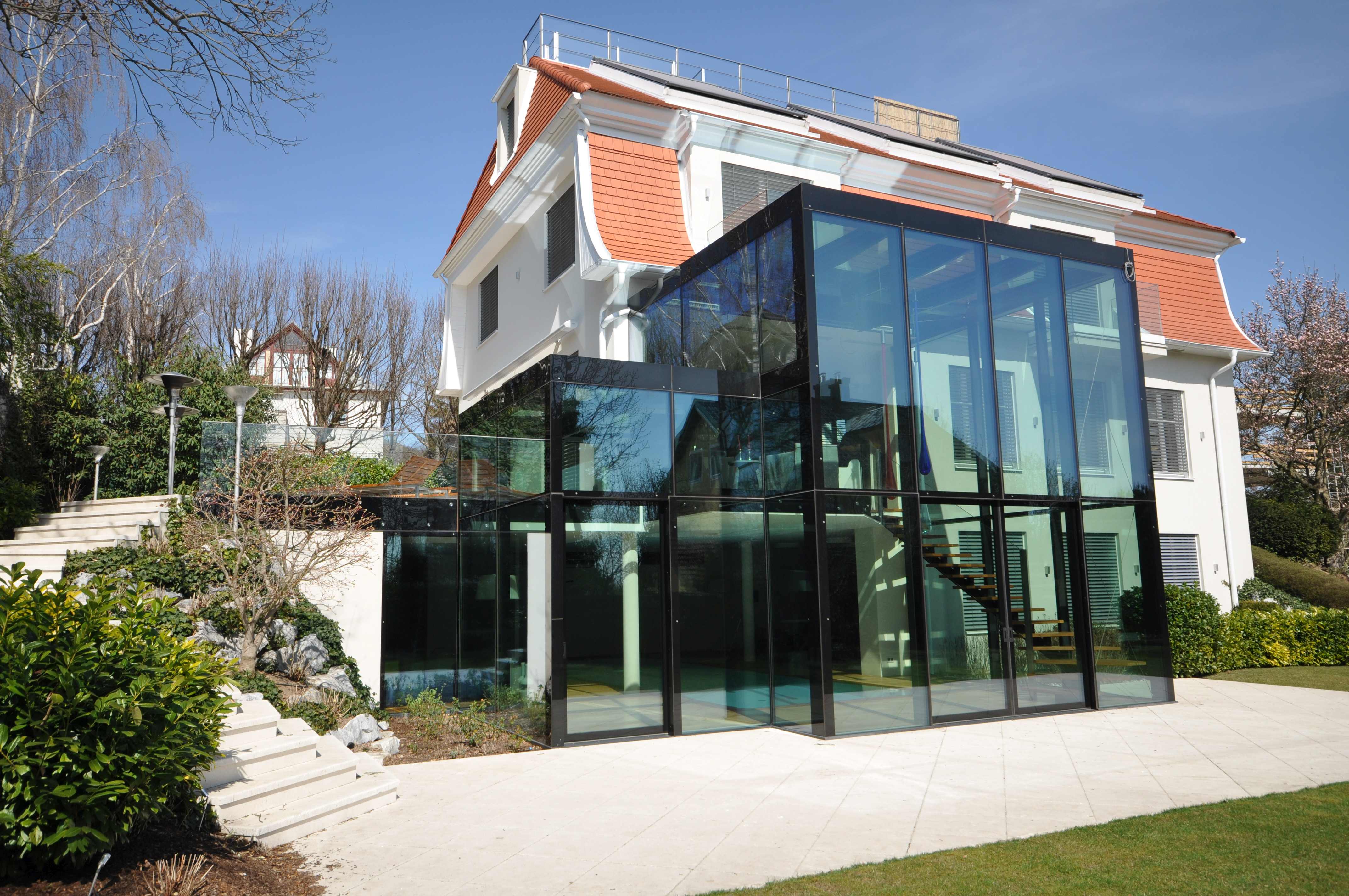 Moderner Aluminium-Wintergarten mit Glasfassade – Matauschek