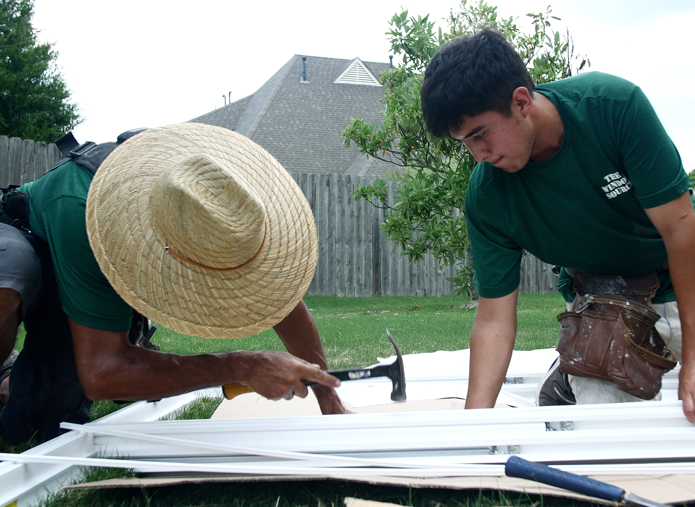 2 Installers from The Window Source of Nashville installing replacement windows in Murfreesboro, TN