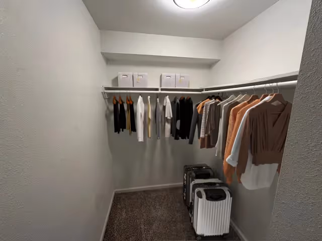 Walk in closet