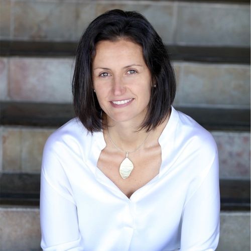 Headshot of Shirin Arnold