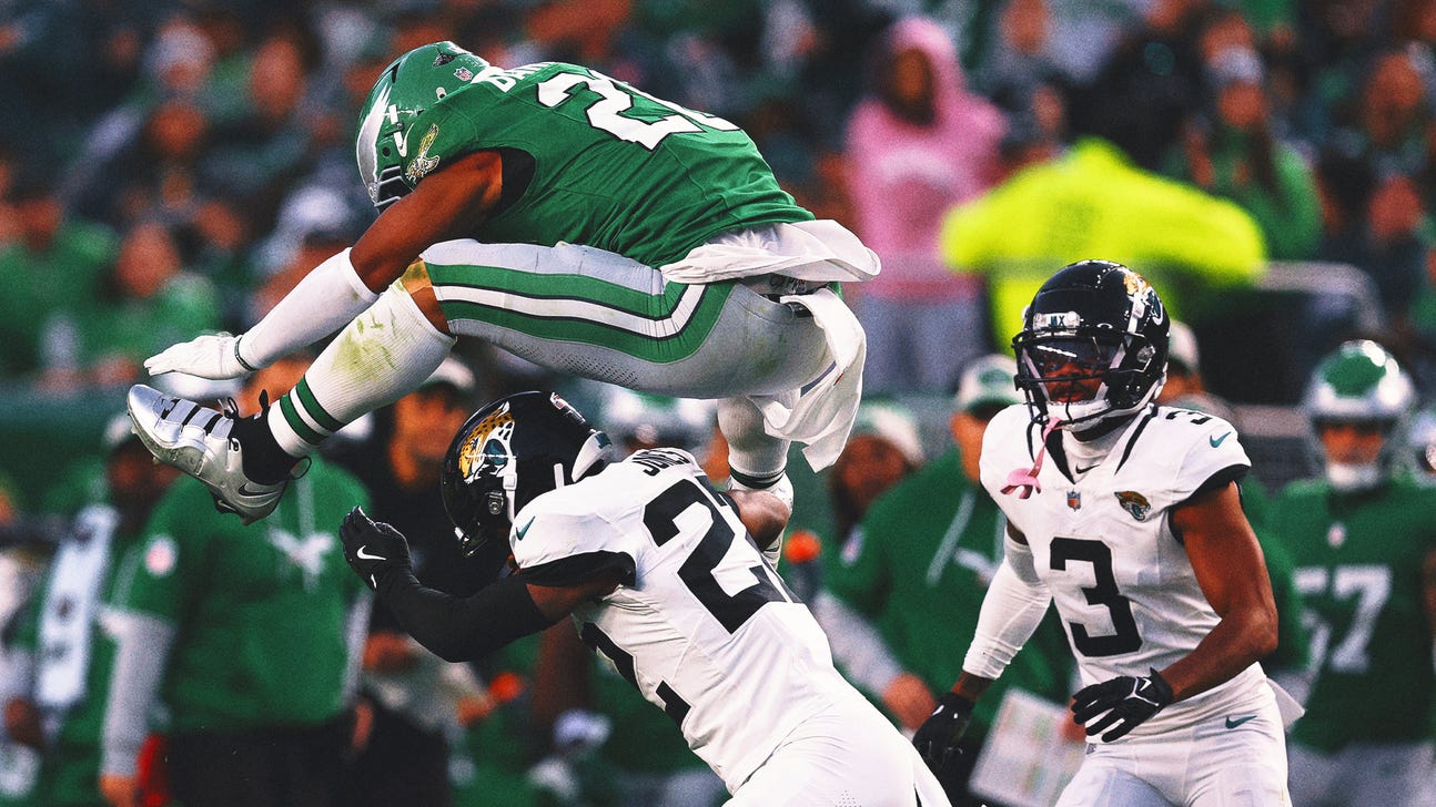 Saquon Barkley ontwijkt Jarrian Jones door over de verdediger heen te springen.