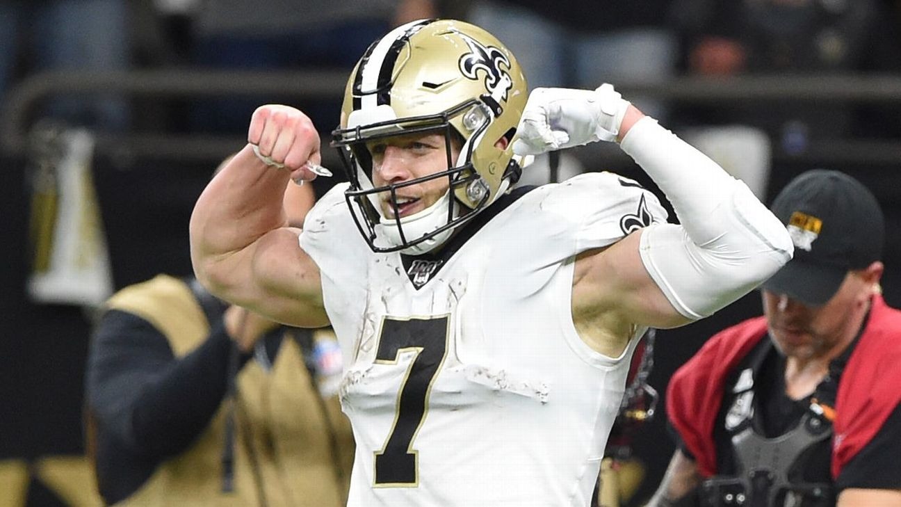 Taysom Hill (7) doet de flex celebration tijdens een wedstrijd als New Orleans Saint.