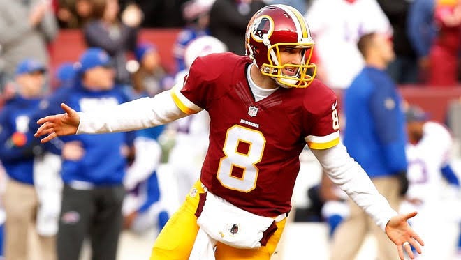 Kirk Cousins (8) als quarterback voor de Washington Redskins in het begin van zijn NFL carrière.