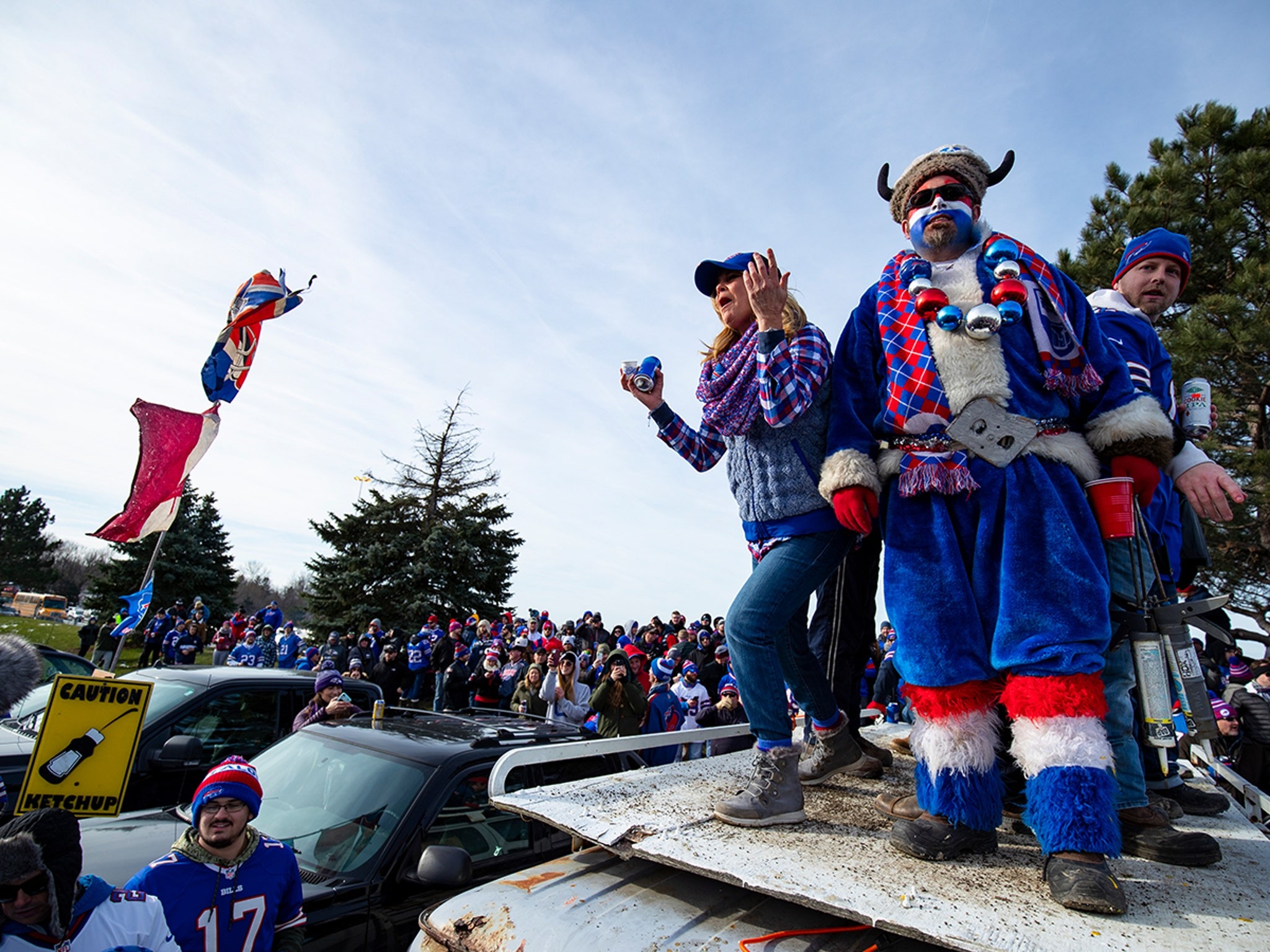 Buffalo Bills fans hebben het naar hun zin op de Bills Mafia tailgate.