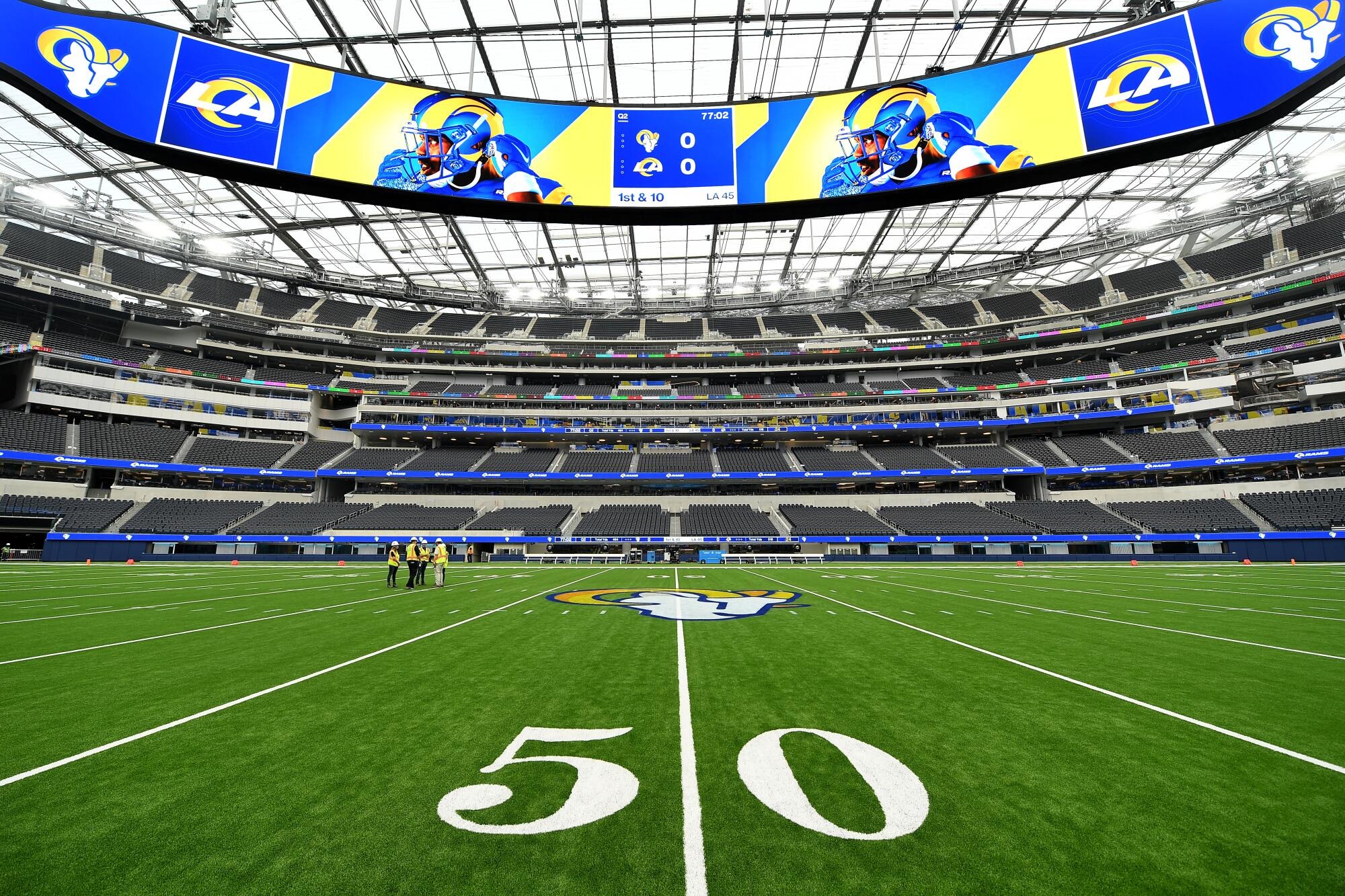 Binnen in het SoFi Stadium van de Los Angeles Rams in Inglewood.