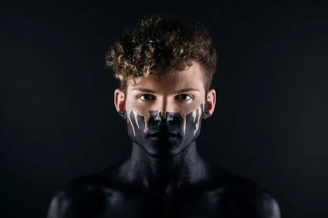 painted theater actor