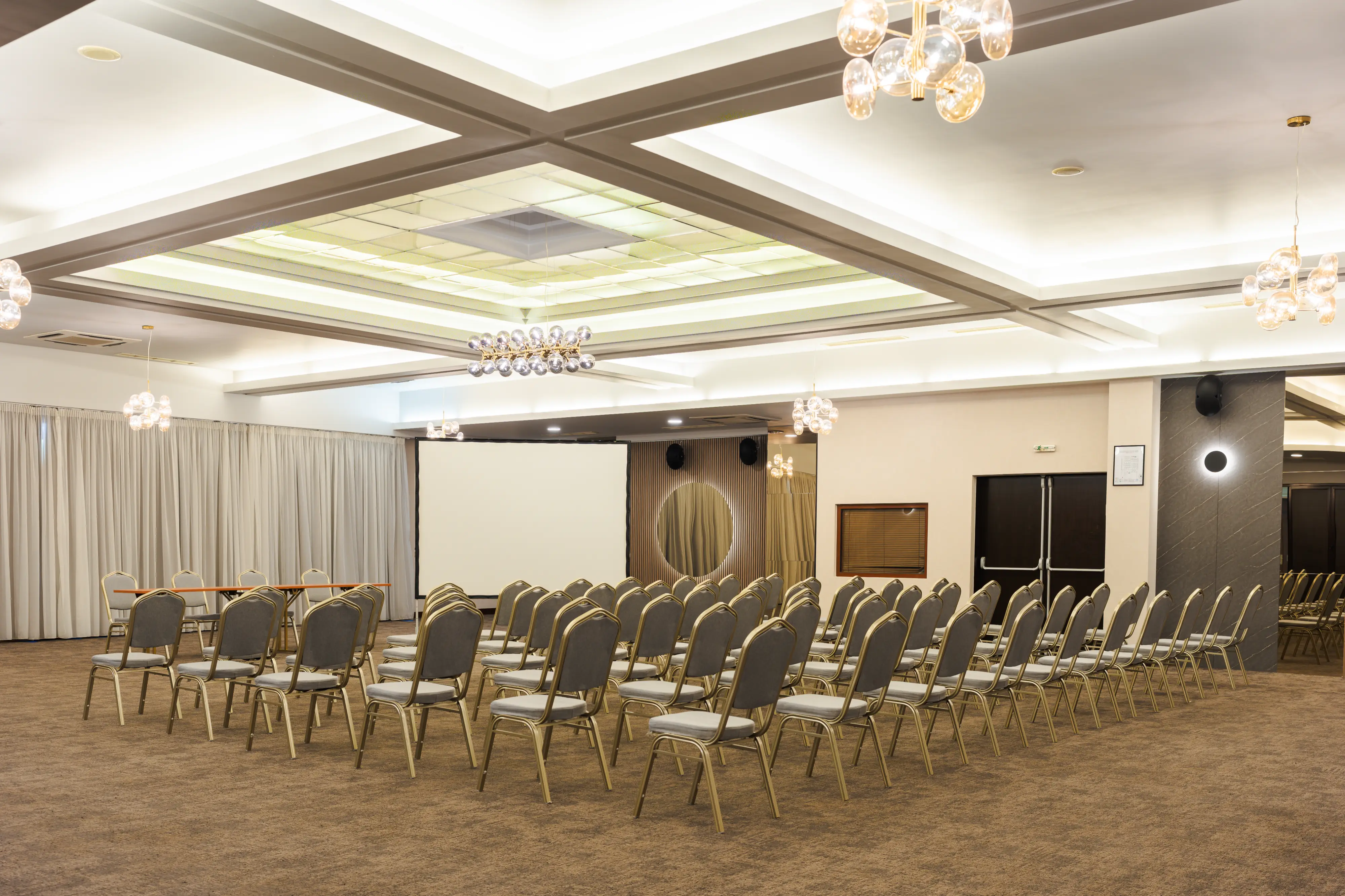 conference-hall-3