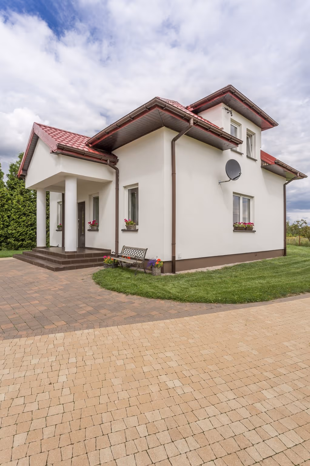 A New Homeowner's Guide to Modern Driveway Pavers