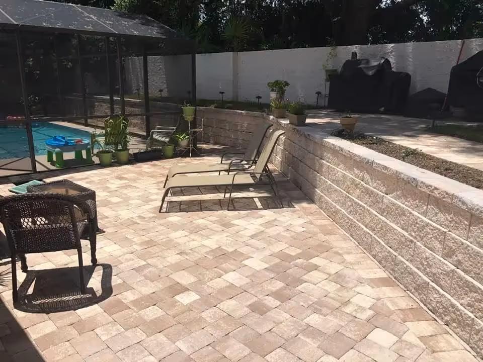 Contemporary Retaining Wall with Lighting