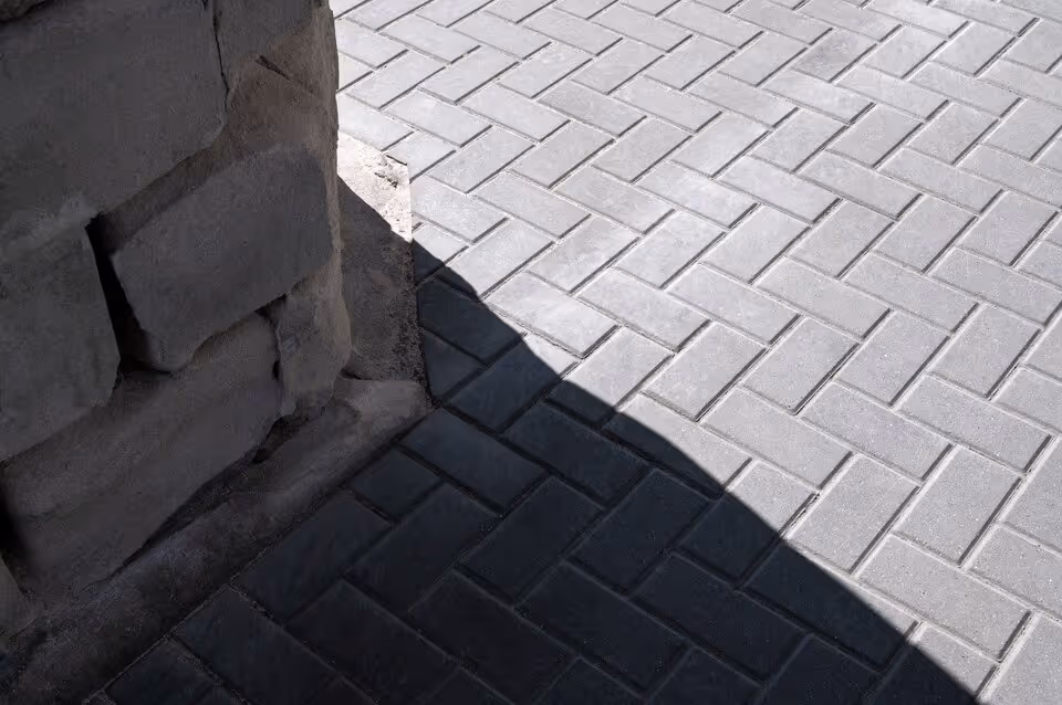 Professional vs Store-Bought Paver Sealers in Doctor Phillips