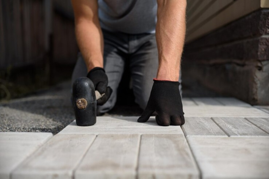 When to Schedule Professional Paver Sealing