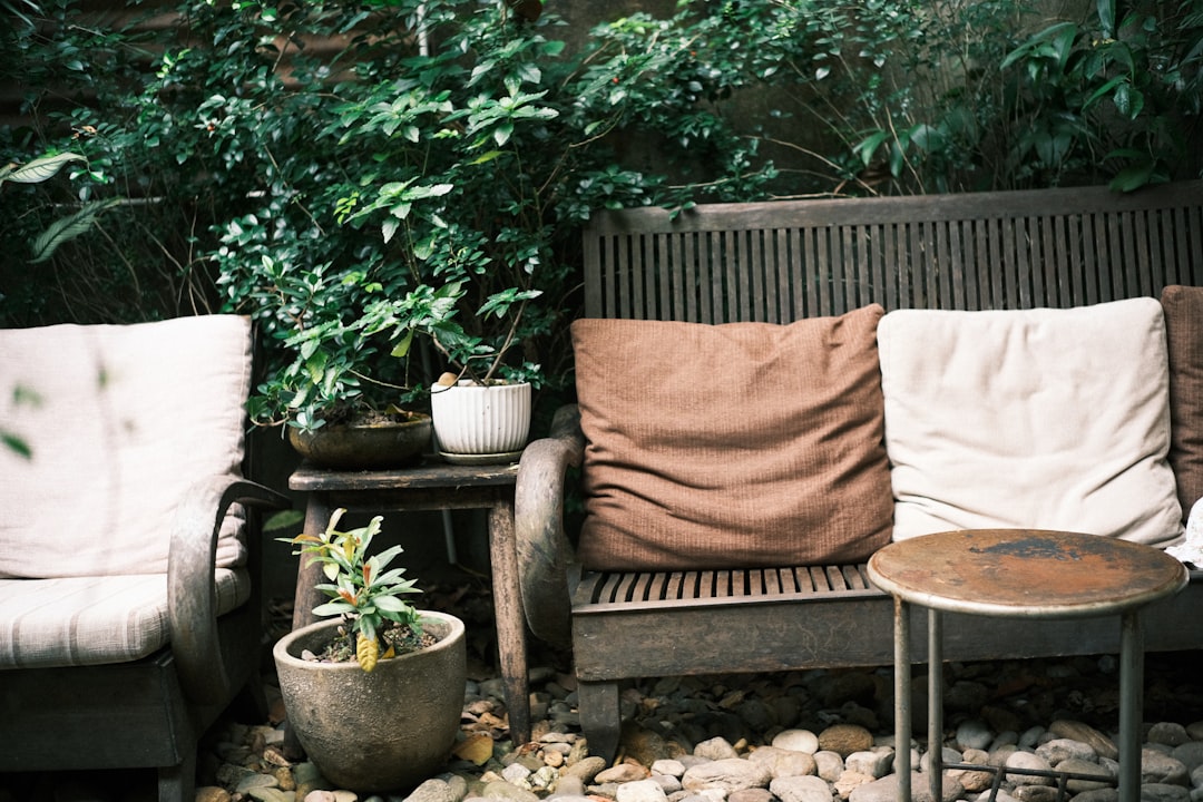 Top Picks: Elevate Your Outdoor Space with These Lounge Furniture Sets