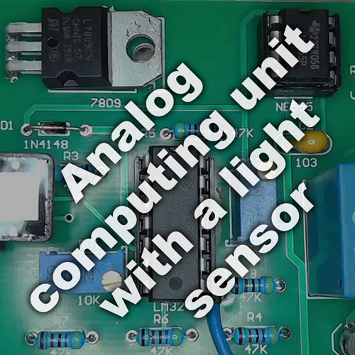 Analog computing unit with a light sensor