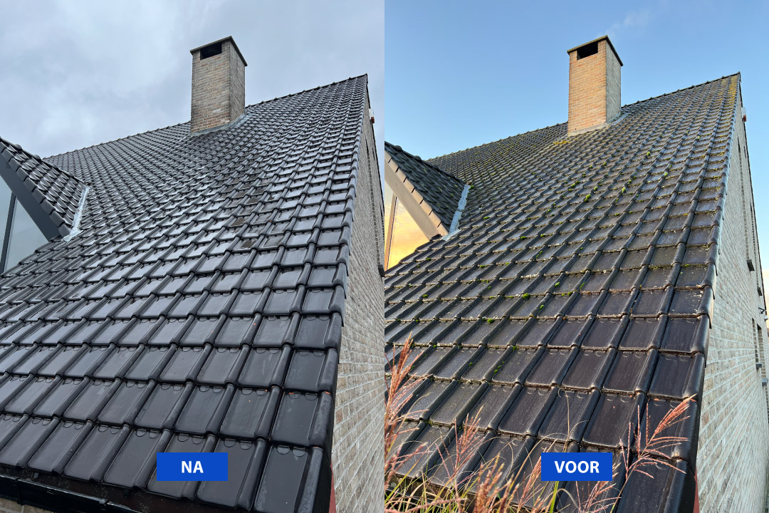 Voor en na reiniging van zwarte betonpannen op een woning.