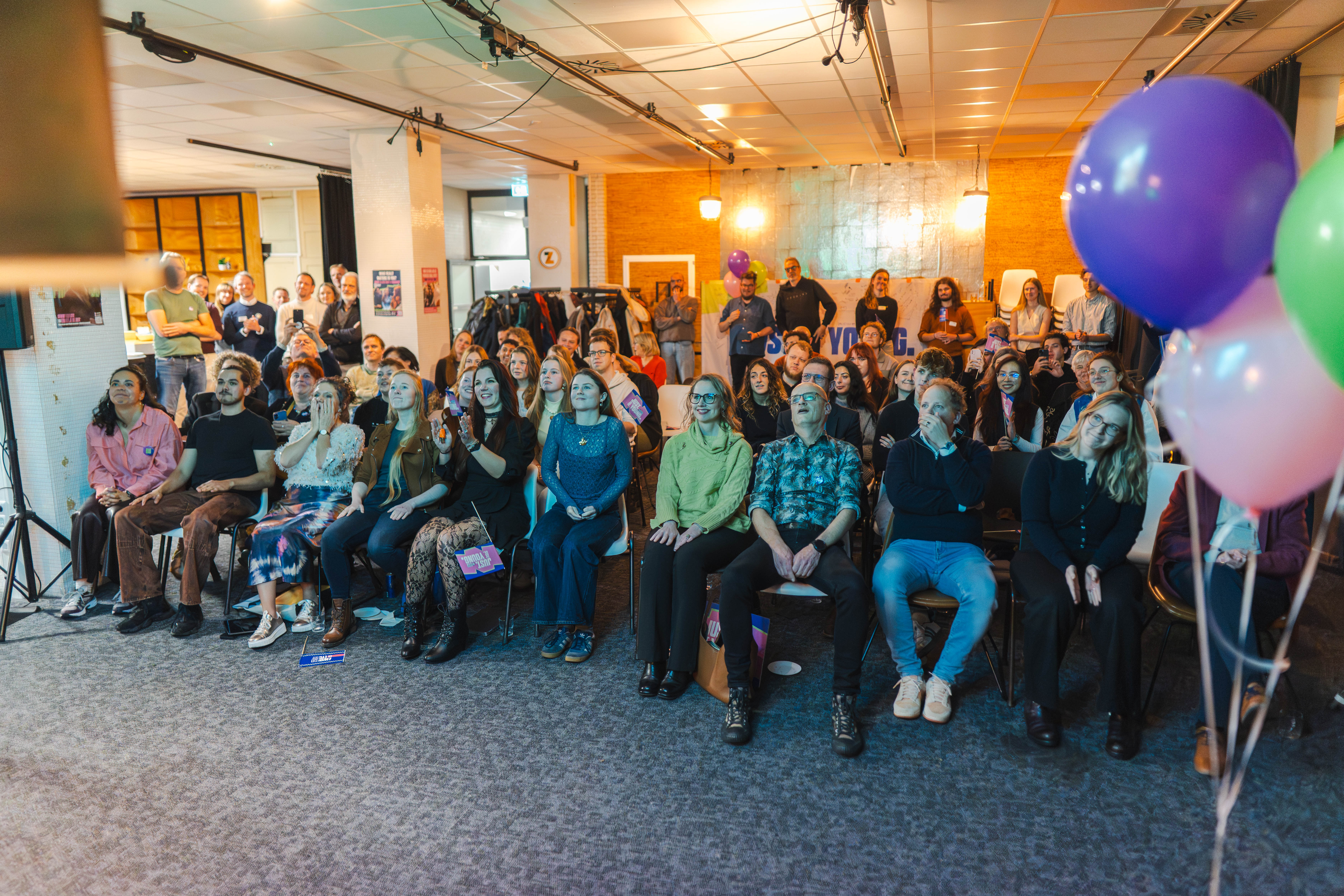 Teleurgesteld publiek in Leeuwarden na uitslag eyc 2028