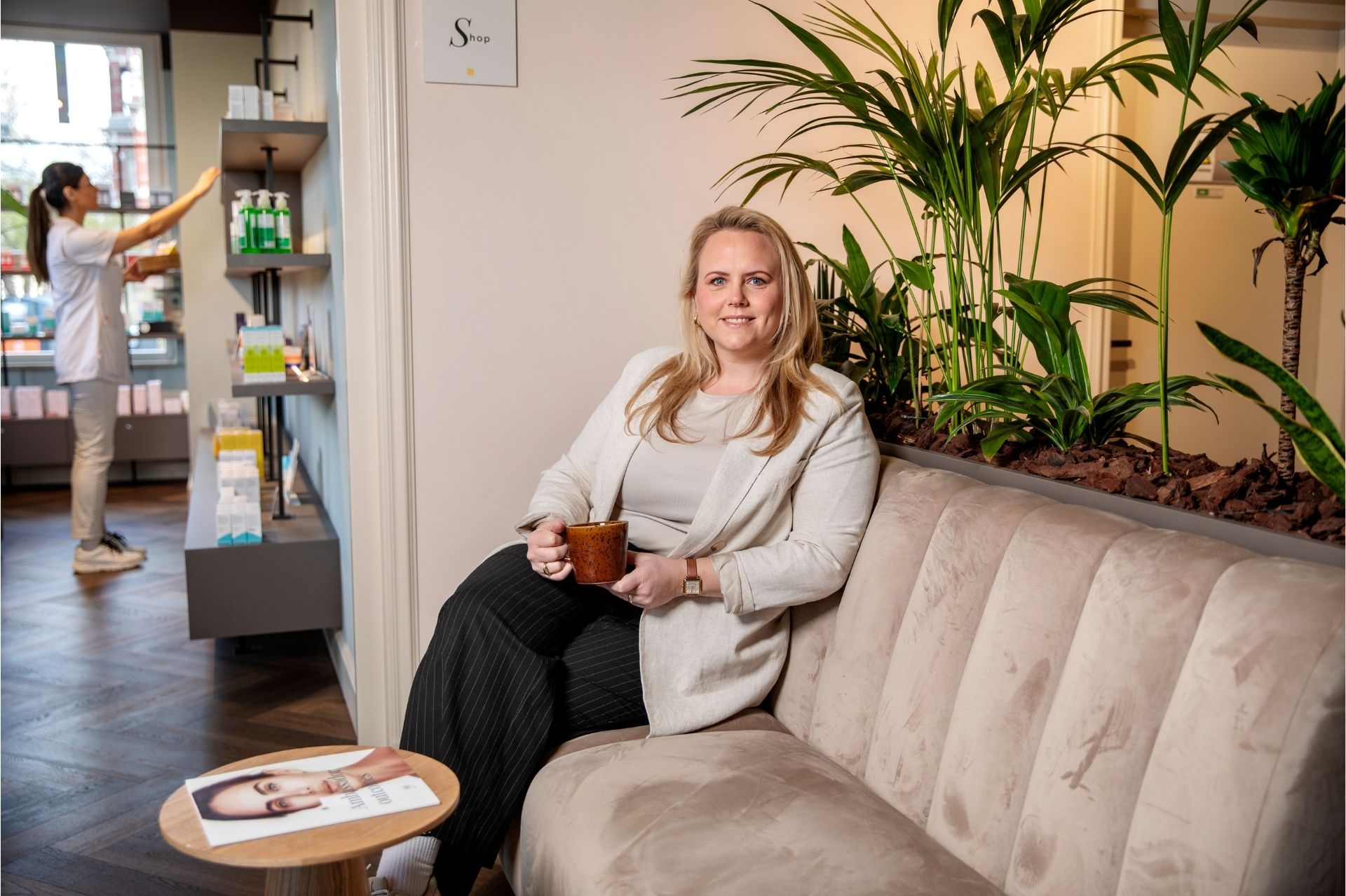 Cliënt bij Laserkliniek Zwolle, nabij Meppel, voor een professionele laserbehandeling.